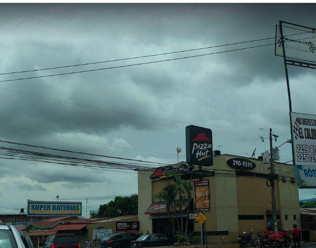 Fachada del restaurante Pizza Hut San Antonio Desamparados