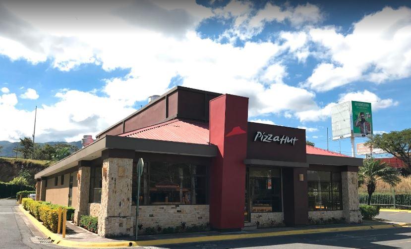 Fachada del restaurante Pizza Hut Santa Ana Lindora