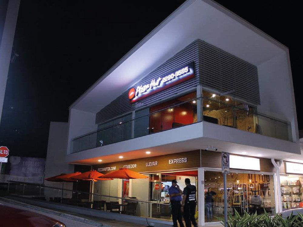 Fachada del restaurante Pizza Hut Escazú