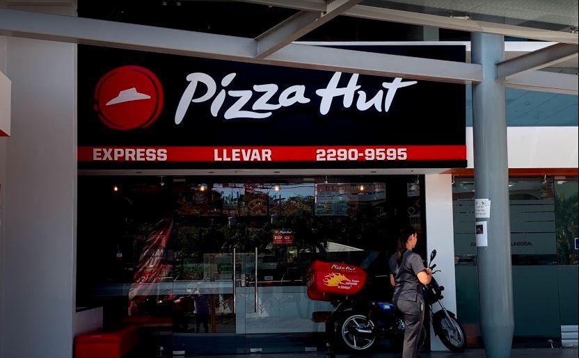 Fachada del restaurante Pizza Hut Quepos